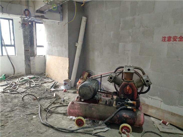 混凝土拆除多少錢一方？成都專業(yè)混凝土拆除公司