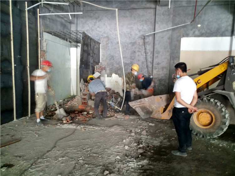 中國銀行瀘州蘭田支行三天拆除清運完成-成都戰狼拆除施工